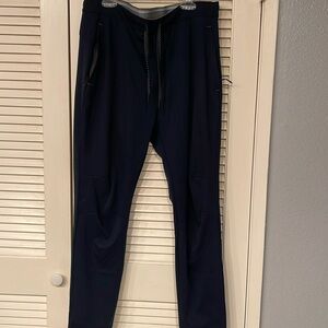 Mack Weldon med men’s navy workout jogger pant.